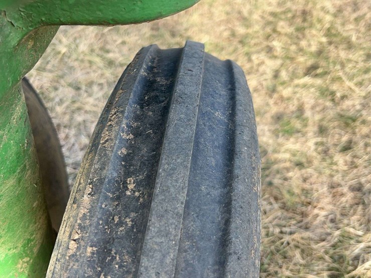 john-deere-model-b-image-16