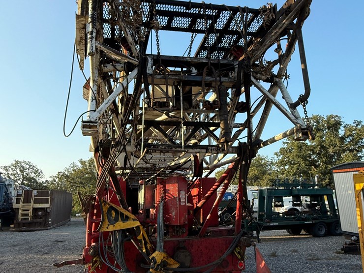 1979-franks-explorer-iii-1287/160-dtd-ht-96’-215k-4-axle-well-service-workover-rig-image-6