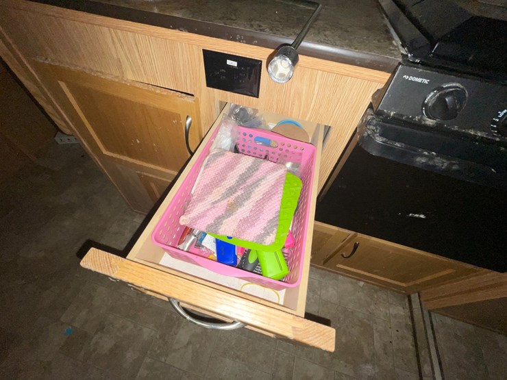 #7001-•-2018-escape-5.0-ta-5th-wheel-camper-(has-mn-title-in-dealy)-image-54