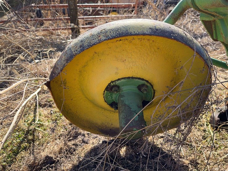 john-deere-three-point-two-bottom-plow-image-15