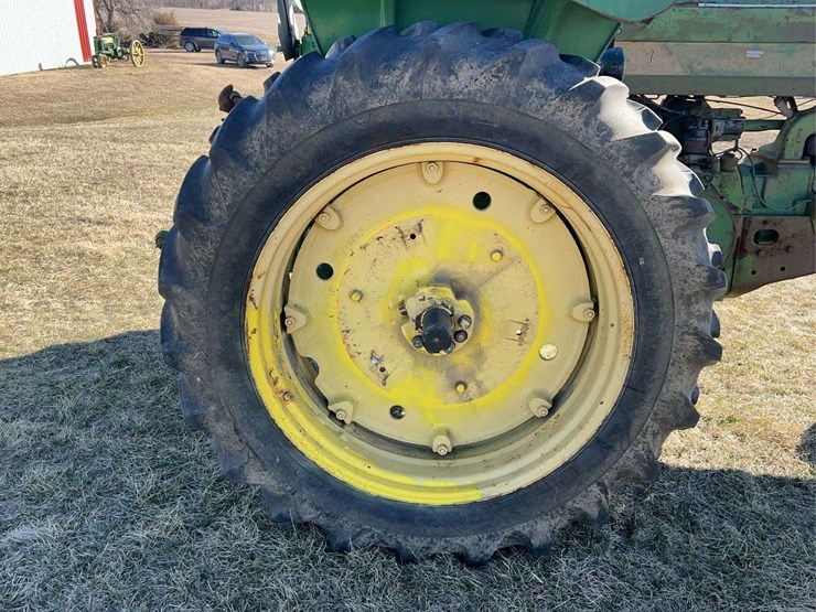 john-deere-720-image-34