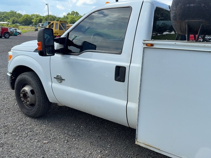 2014-ford-f350-image-14