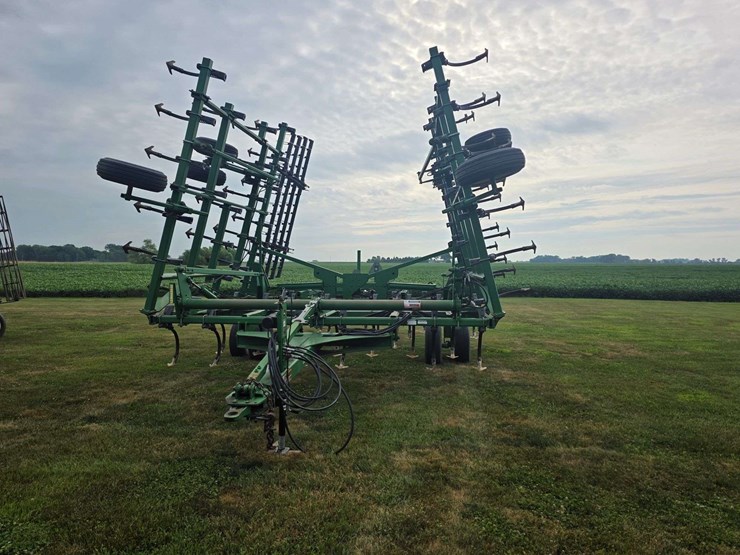 john-deere-2210-image-3