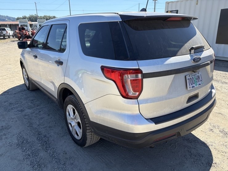 2018-ford-explorer-image-6