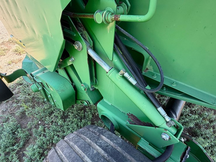2006-john-deere-567-image-13