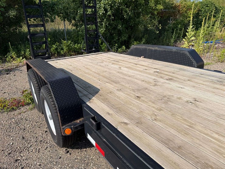 2016-pj-tandem-axle-trailer,-83”-wide,-16’+2’-beavertail,-st235/80r16-tires,-8-bolt-hubs,-5’x16”-ram-image-27