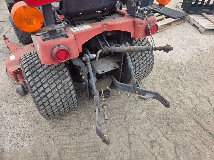 2005-massey-ferguson-gc2300-image-21