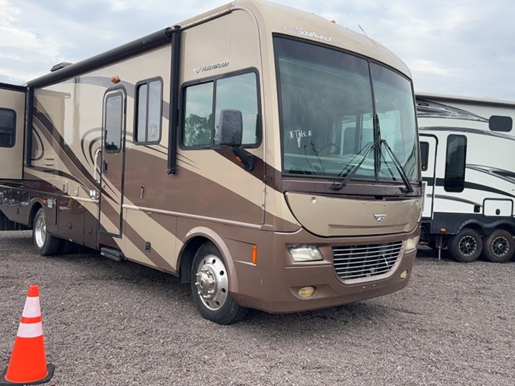 #3002-•-2007-fleetwood-southwind-32'-motor-home-image-3