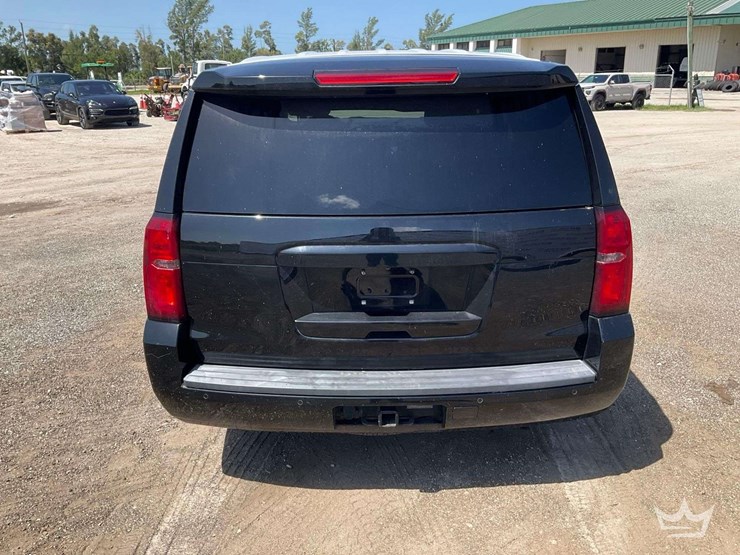 2019-chevrolet-tahoe-image-30