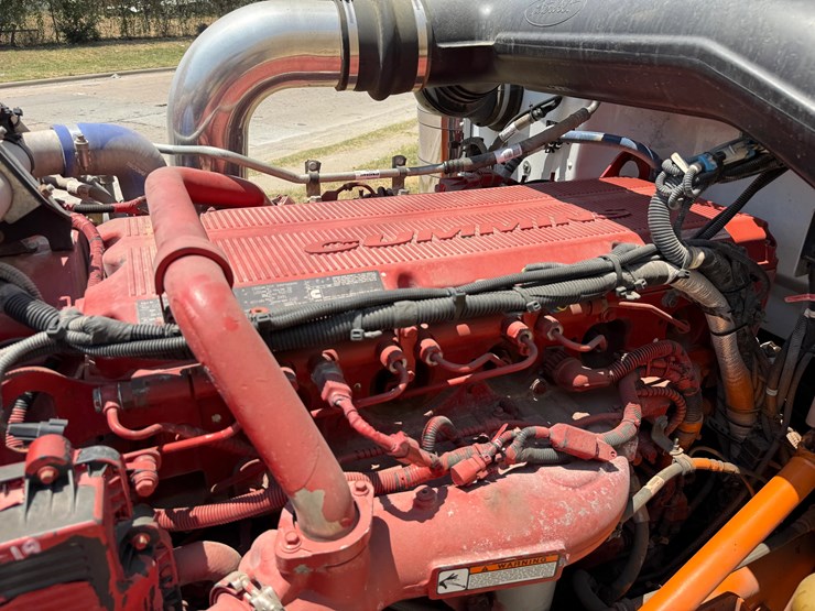 2013-peterbilt-367-image-27