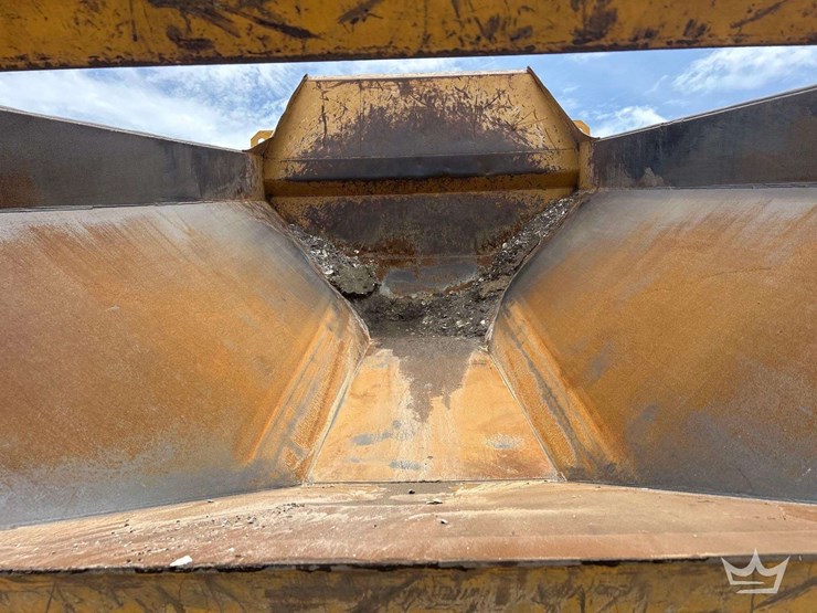 2022-deere-260e-image-9