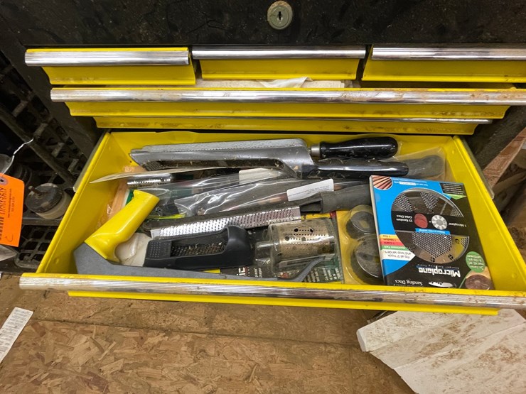 #7111-•-toolbox-and-contents-image-8