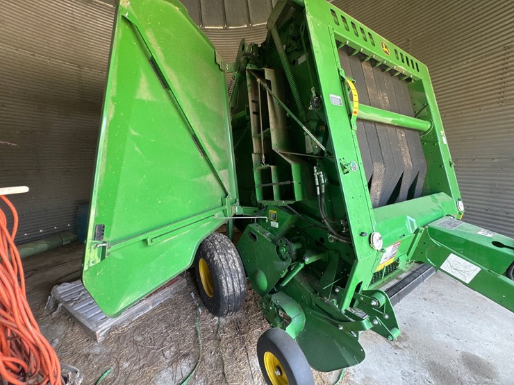 john-deere-560m-image-9