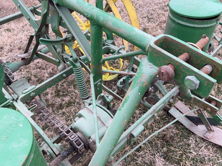 john-deere-two-row-planter-image-17