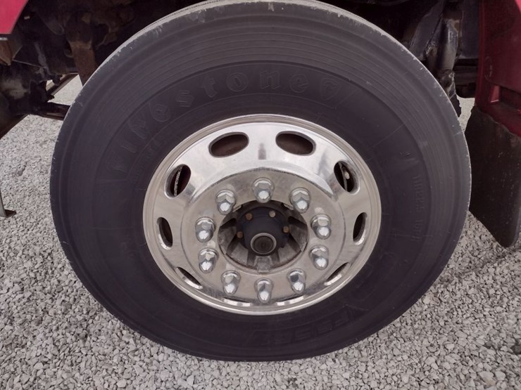 2006-peterbilt-335-image-21