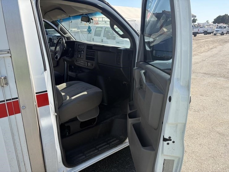 2019-chevrolet-express-g3500-image-12