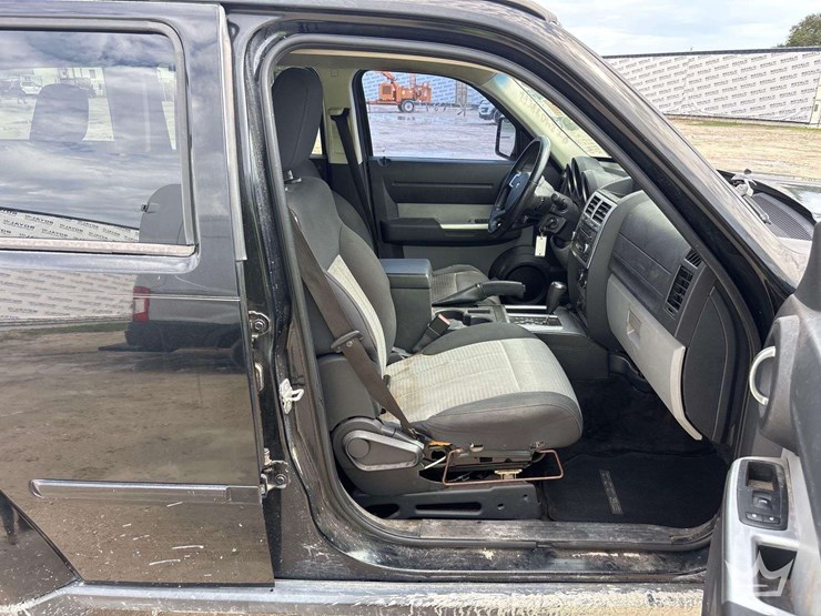 2007-dodge-nitro-image-16