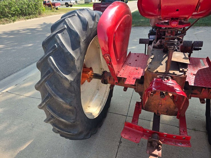 1951-massey-ferguson-44-image-24