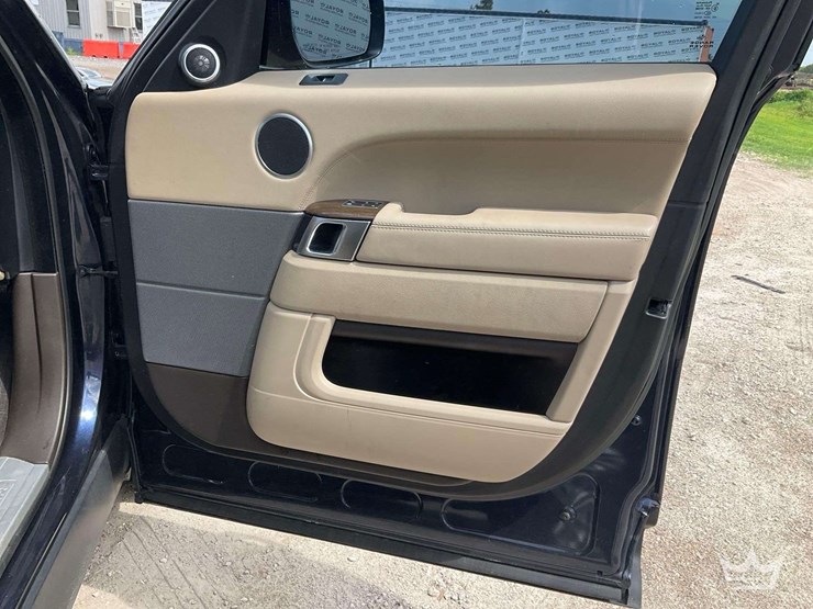 2016-land-rover-range-rover-image-21