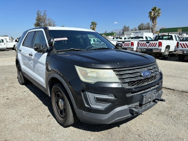 2017-ford-explorer-image-2