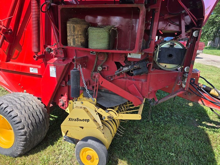 new-holland-br7090-image-42