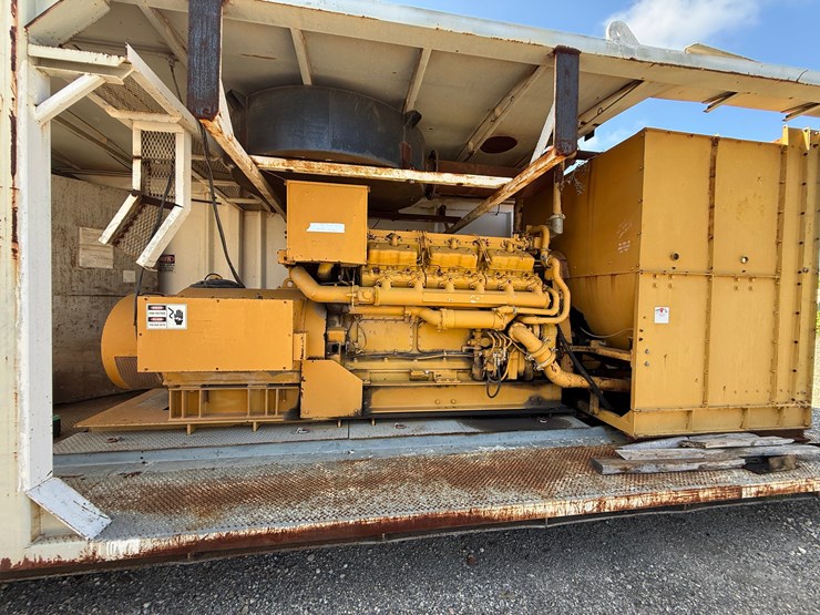 caterpillar-d379-image-1