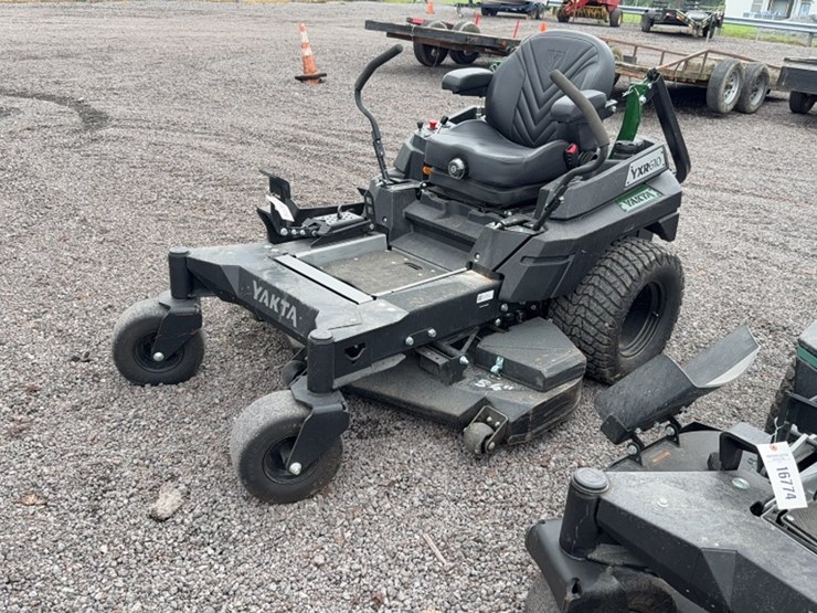 #3068-•-yakta-yxr-610-zero-turn-mower-image-1