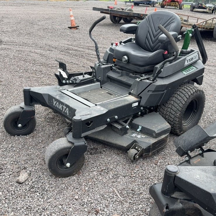 #3068 • YAKTA YXR 610 ZERO TURN MOWER