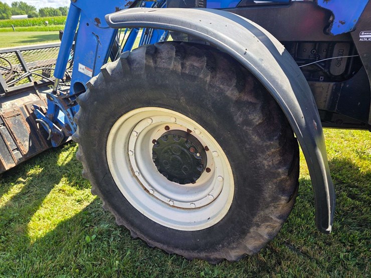 2003-new-holland-tm155-image-31