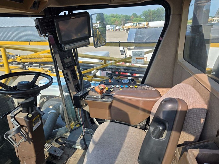 rogator-1074-self-propelled-sprayer,-100'-booms,-currently-winterized,-320/90r50-tires,-rears-with-d-image-55