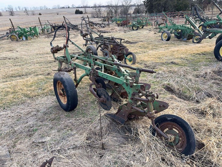 john-deere-no.-55-a-b-h-pull-type-three-bottom-plow-image-5