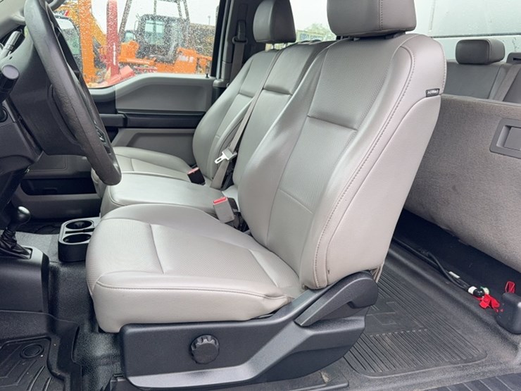 2017-ford-f550-image-19