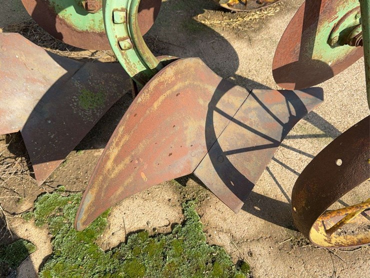 john-deere-12-image-6