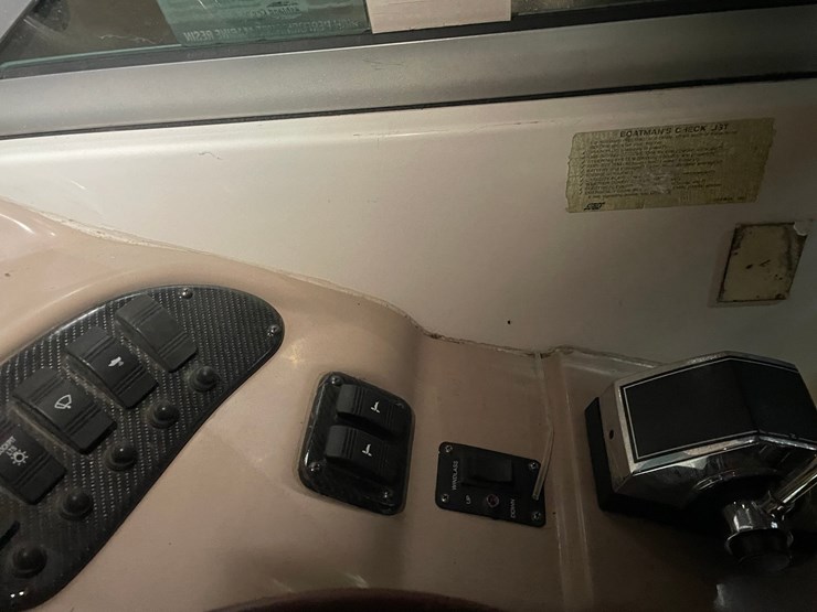 #2798-•-1999-chaparral-signature-27-cabin-cruiser-boat-image-53