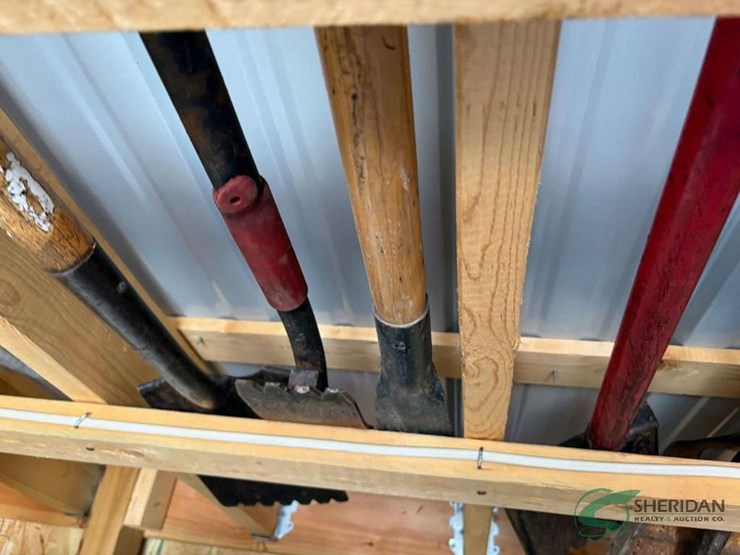cement-bull-float-and-roofing-shovels-image-4