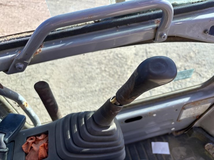 hitachi-zx200-lc-image-28
