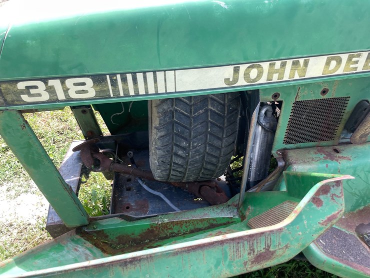 john-deere-318-image-9