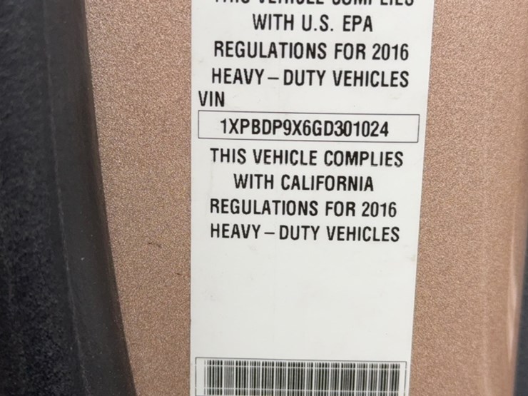 2016-peterbilt-579-image-14