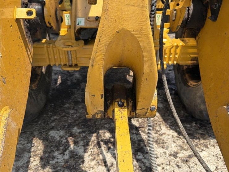 2015-caterpillar-908h2-image-13