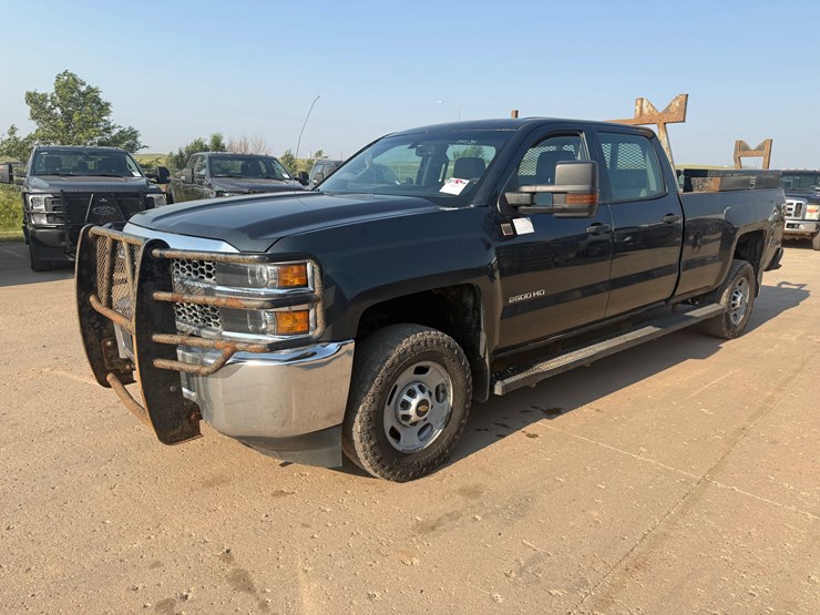 2019-chevrolet-silverado-2500hd-image-2