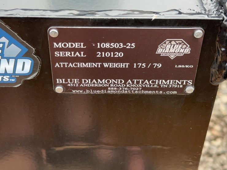 #2059-•-blue-diamond-34"-dingo-high-capacity-smooth-bucket-image-3