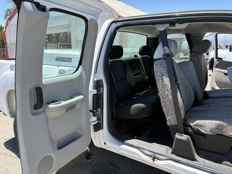 2012-gmc-sierra-2500-image-24
