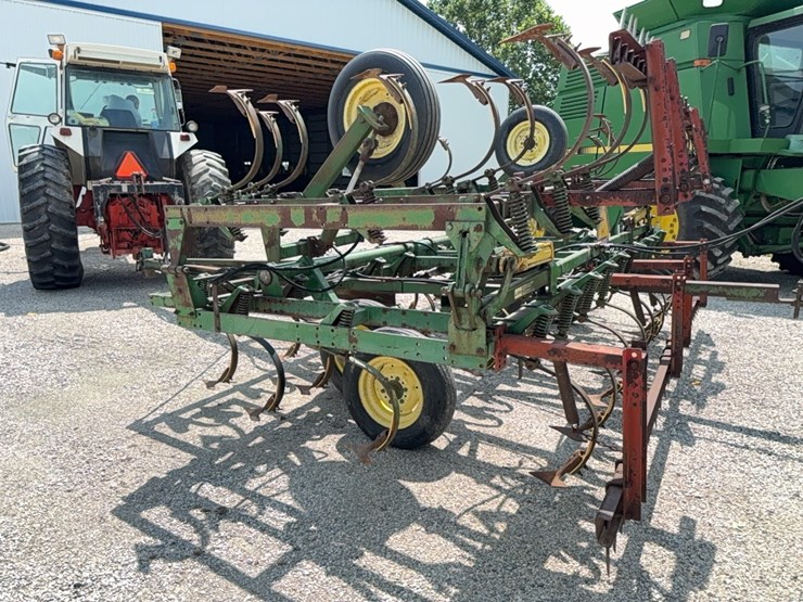 john-deere-1010-image-3