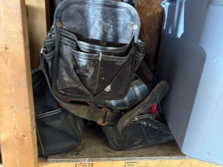 contents-of-totes,-empty-toolboxes,-boat-seat,-empty-coffee-containers-image-3