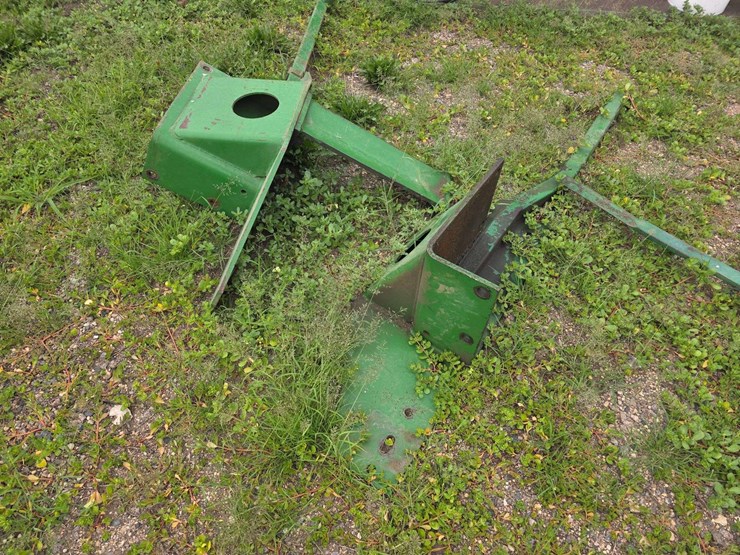 john-deere-148-image-4
