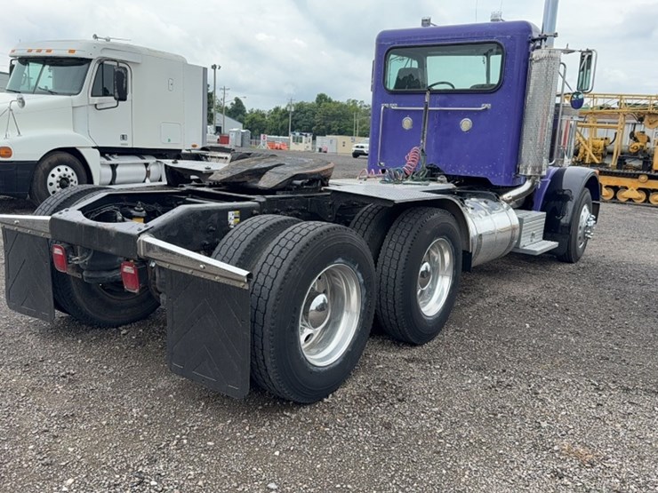 2000-peterbilt-378-image-7