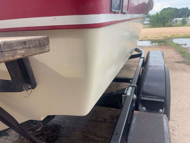 18’-cobalt-boat-and-trailer-image-37