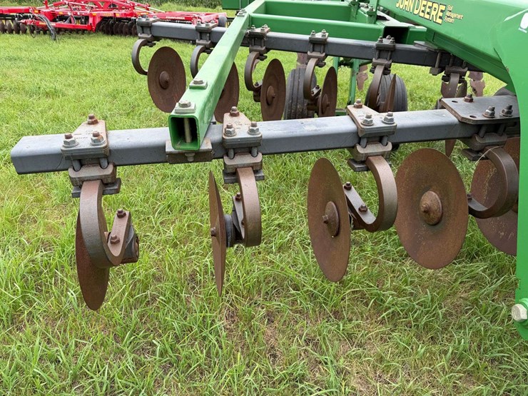 john-deere-2700-image-39