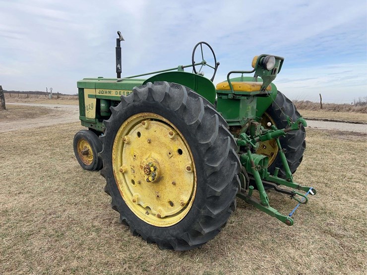 john-deere-520-image-3
