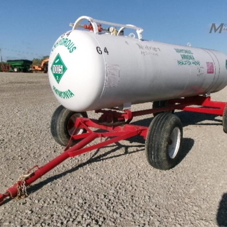 ANHYDROUS TANK ON GEAR 3373